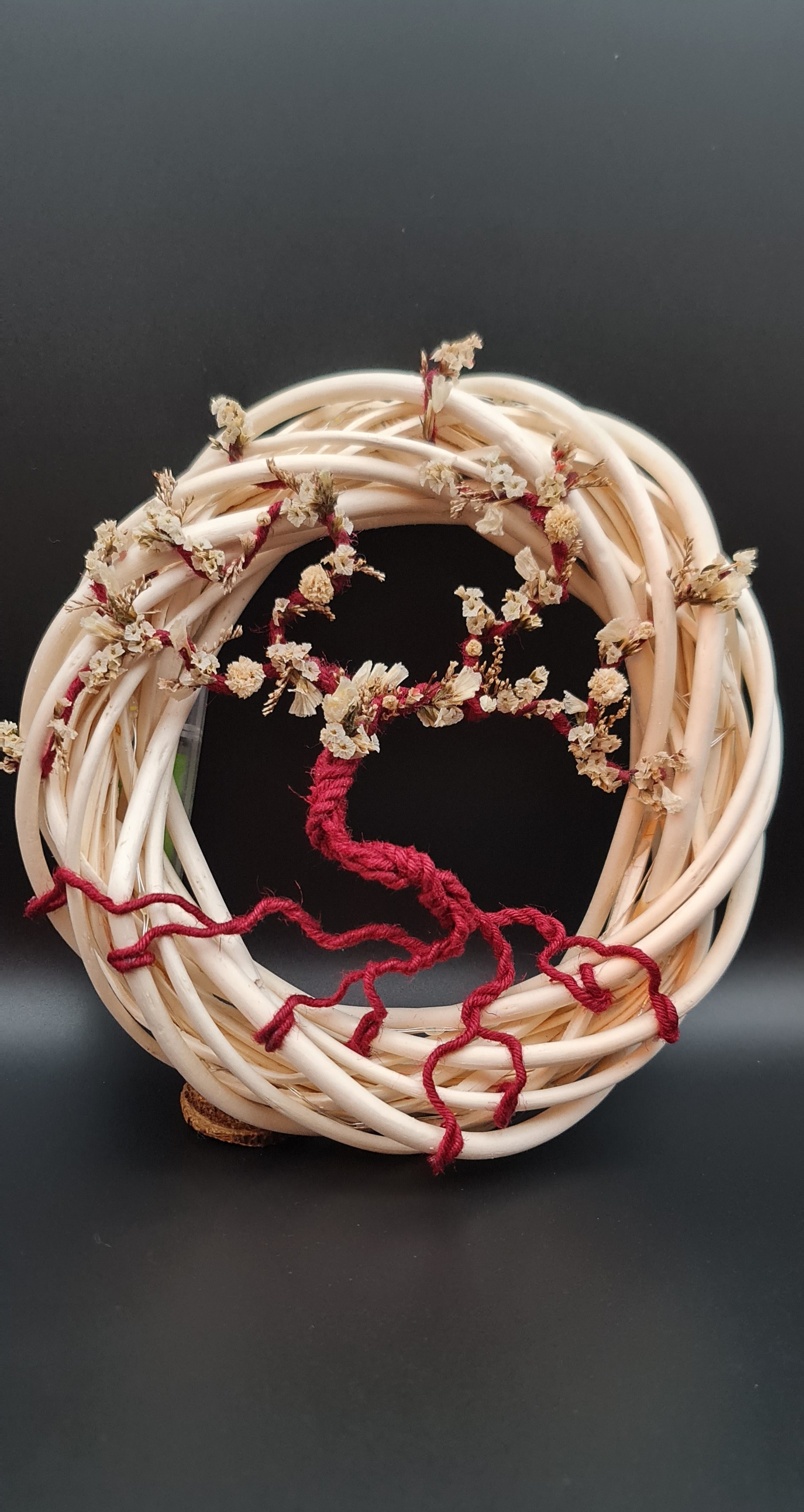 Arbre cercle osier lumineux rouge