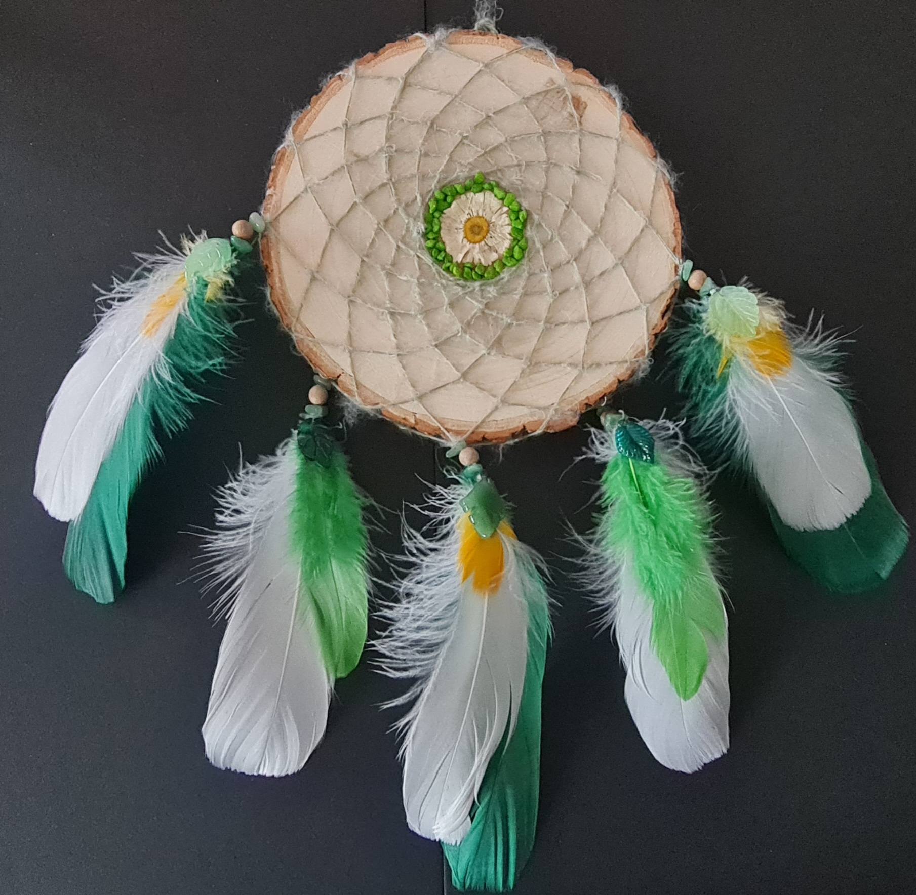 Attrape-rêve sur rondin de bois de 17cm vert